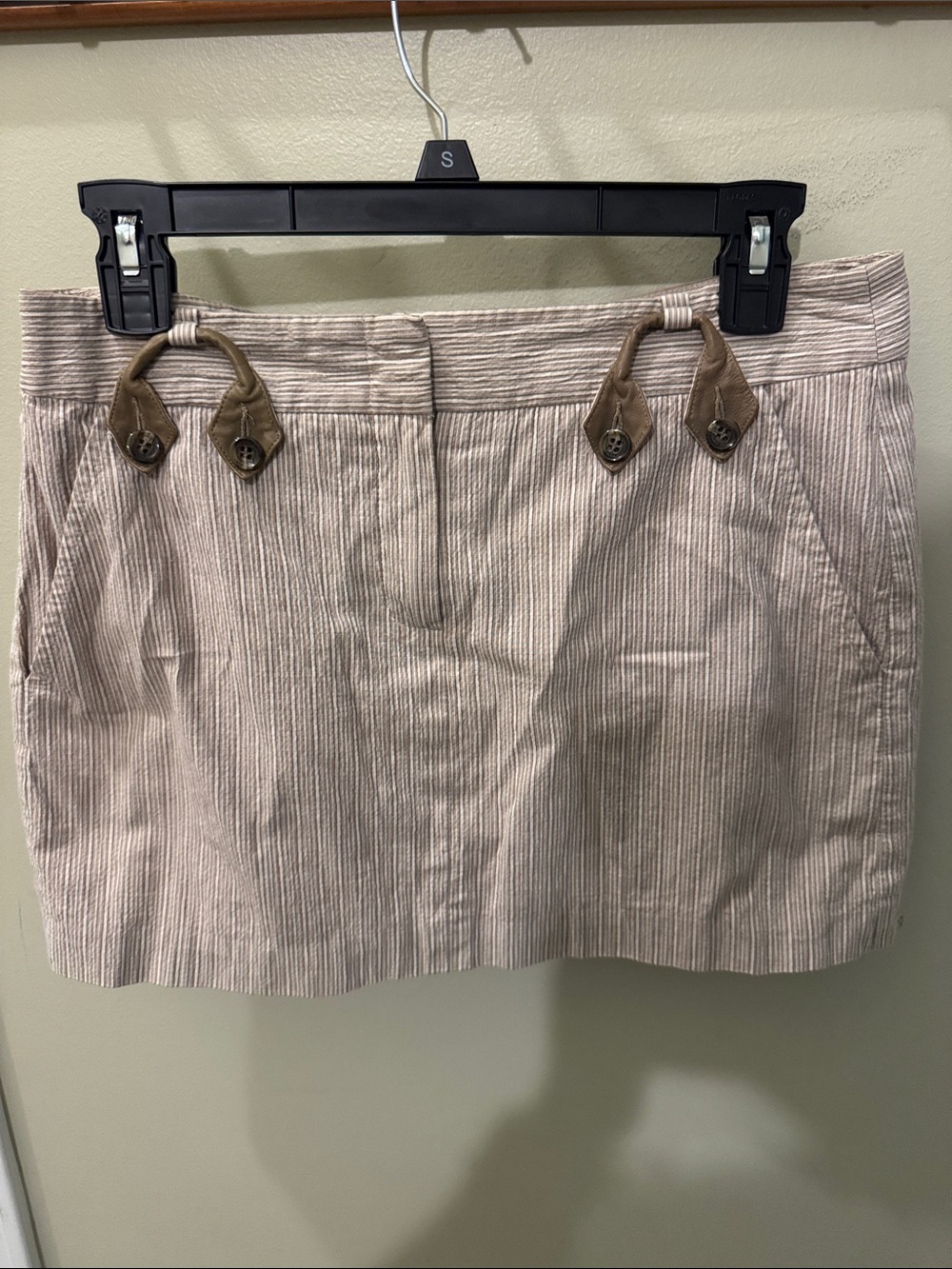BCBGMaxAzria Cream and Tan Striped Mini Skirt  waist 15”
